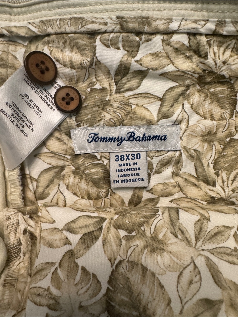 Tommy Bahama Men’s Flat Front Boracay Island Chino Pants, 38x30 - Picture 5 of 7